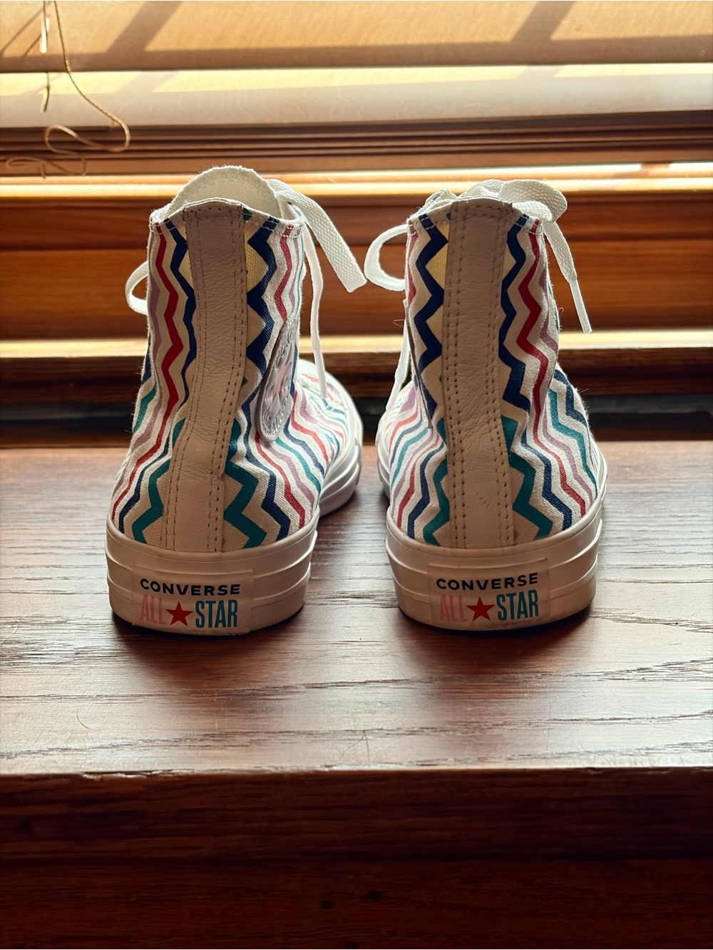 Converse High Top Sneakers in White with Multicolor Chevron Pattern Size 9 - Picture 6 of 9